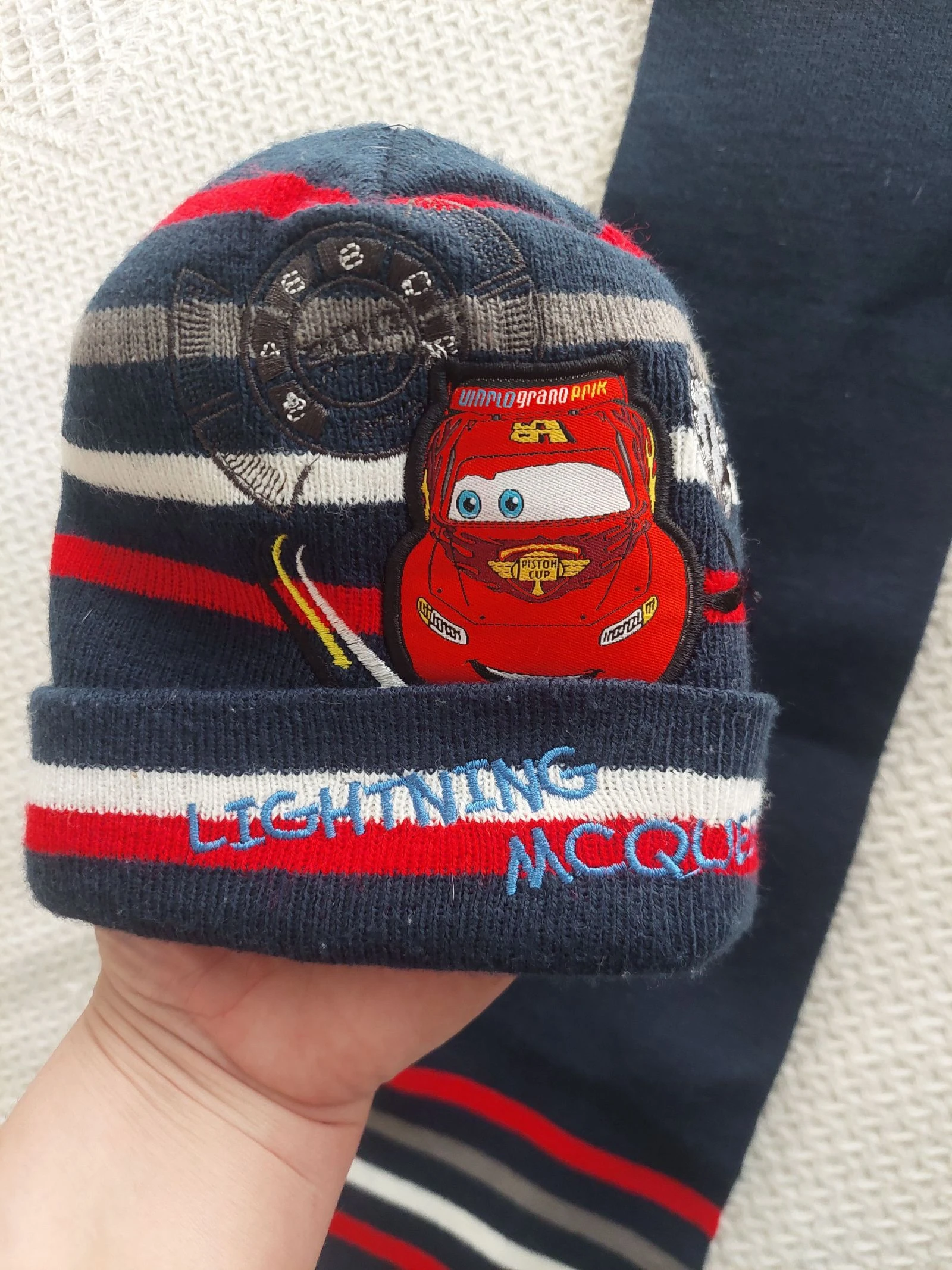 Disney - Conjunto gorro + Bufanda Mc Queen – photo 2